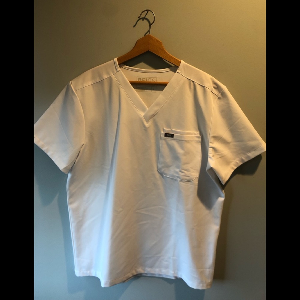 Men’s Figs Leon Two Pocket Scrub Top White Technical Collection Size L NWOT
